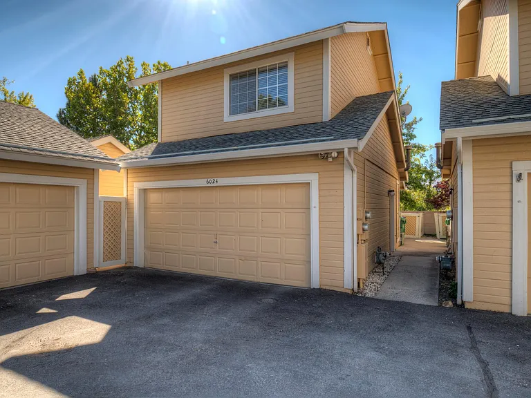 6024 Conness Way — Photo 32