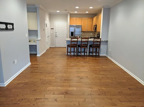 12001 Market St APT 136, Reston, VA 20191