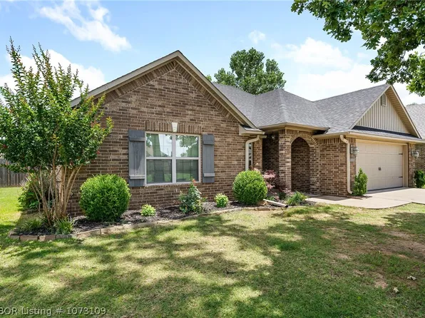 8815 S Southridge Dr, Fort Smith, AR 72908