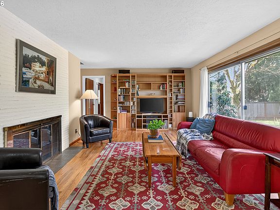 2nd image of 4103 SW Lee St