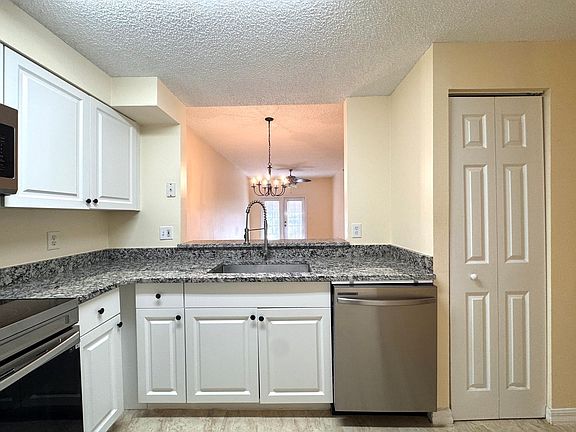 5th image of 10855 Windsor Walk Dr #5101