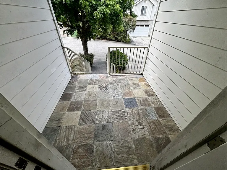 105 Kelly Way — Photo 18