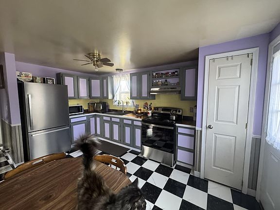 3rd image of 20 Damon Road