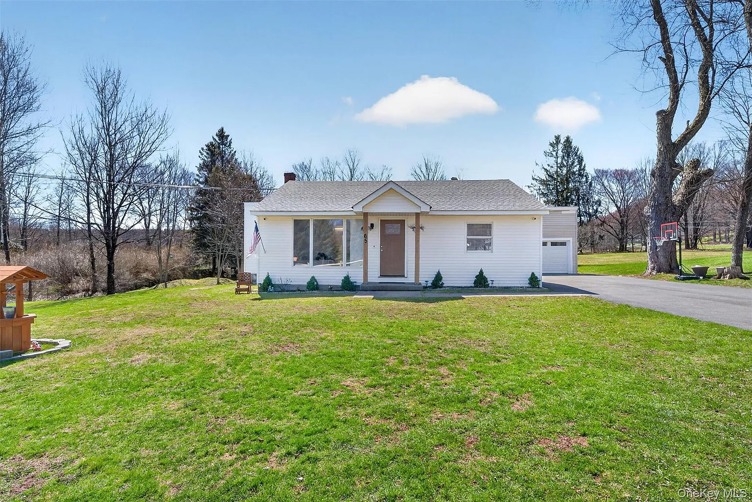 65 Bradley Road photo 1
