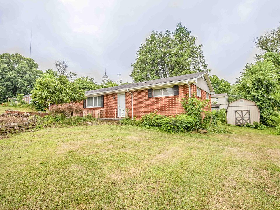 1st image of 1319 E Walnut Grove Dr