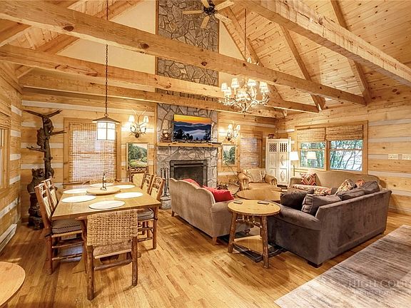3rd image of 326 Hawks Lake Drive