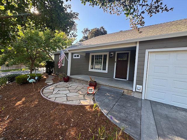 1st image of 3705 Thornwood Dr