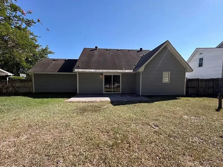 2028 Larson Ln — Photo 8