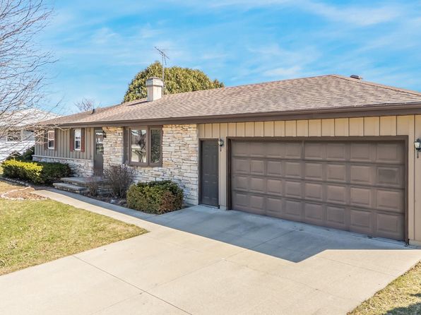 1316 Mulberry Ln, Neenah, WI 54956