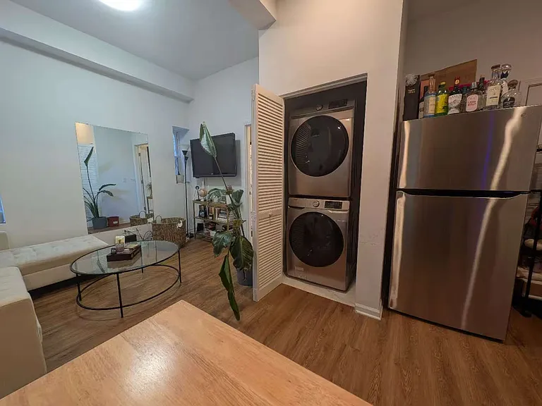 2918 S Union Ave #1 — Photo 5