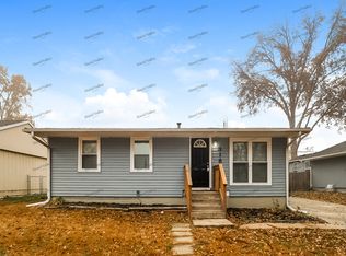 318 Holiday Dr, Lansing, KS 66043