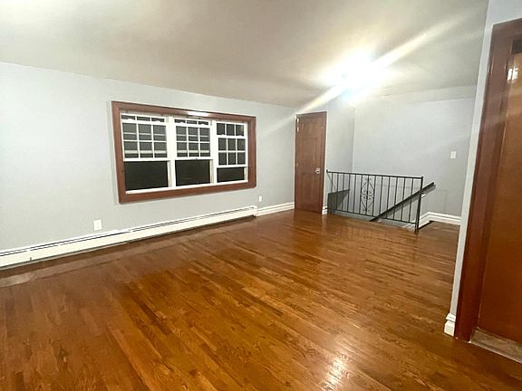 5th image of 52 Graves St #2