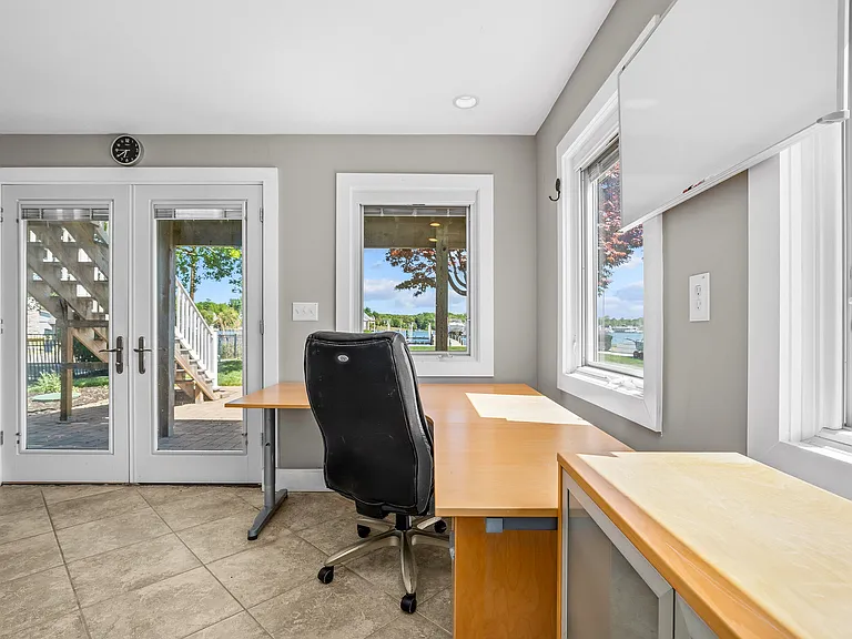 201 Edgewater Dr #B — Photo 16