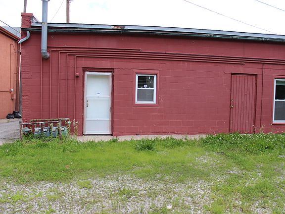 2nd image of 211 N 5th St