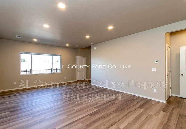 3602 Ronald Reagan Ave — Photo 6
