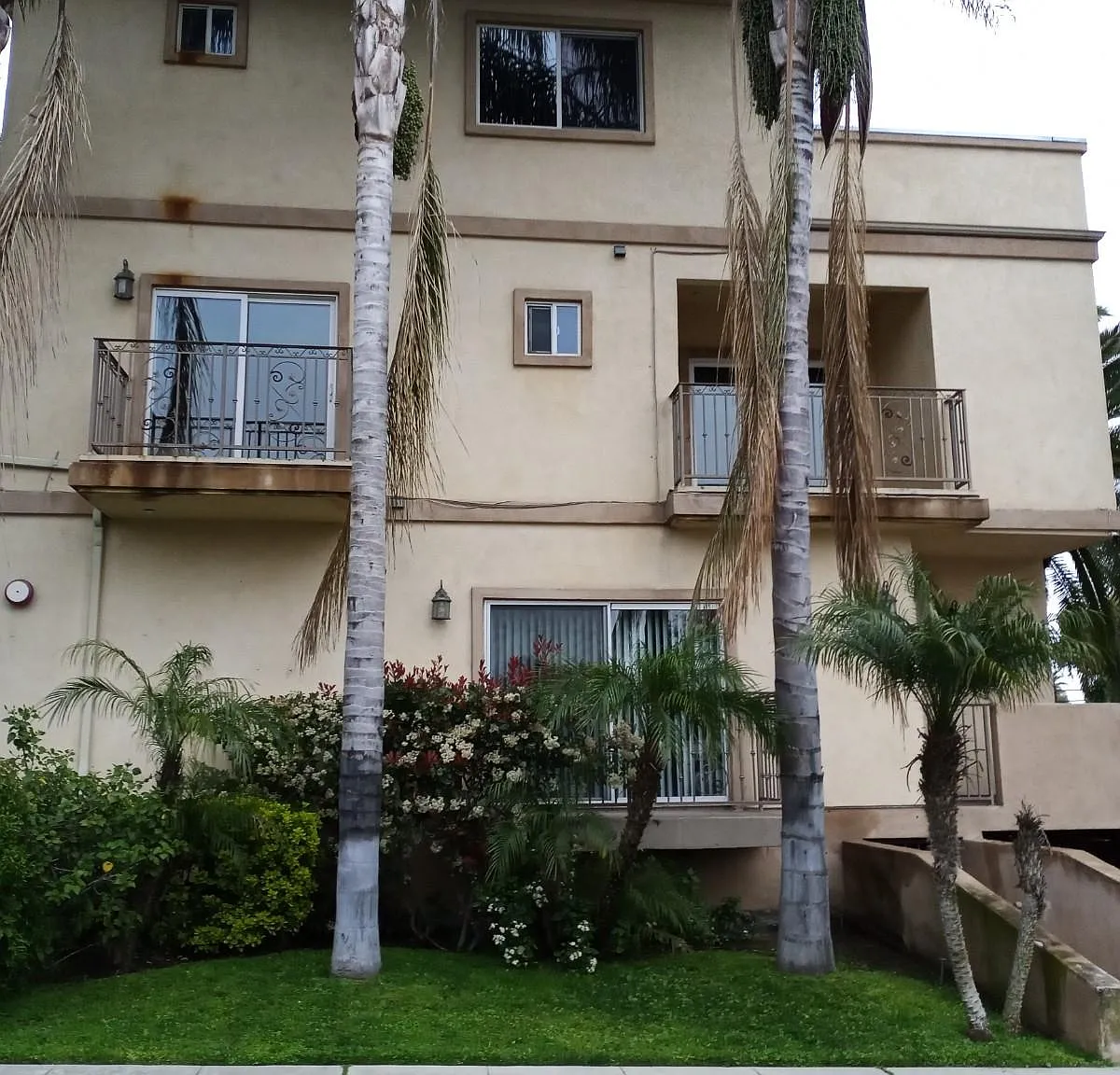 3 bed, 2.5 bath, 1740 sqft, $4,475 — Photo 1
