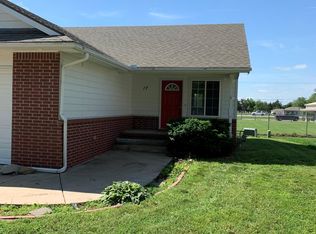 17 W Cedar Pointe Ct, Goddard, KS 67052