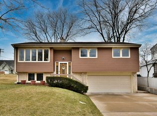 562 W Armitage Ave, Elmhurst, IL