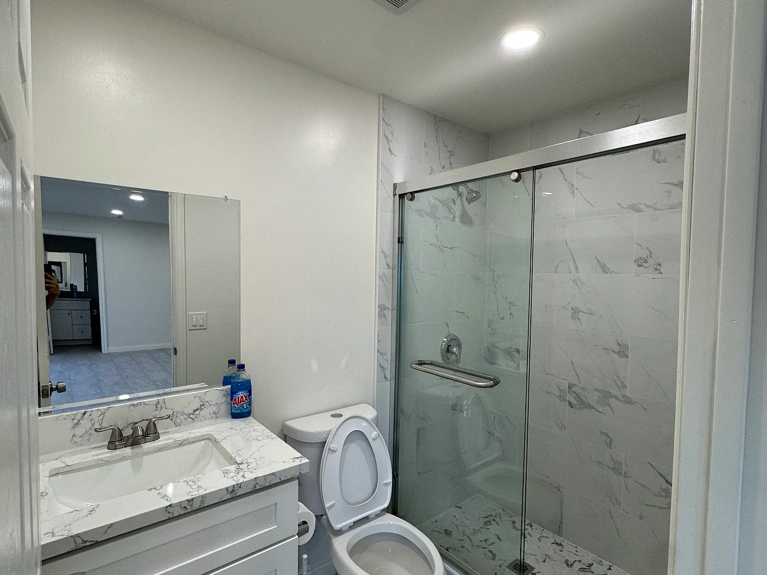 4 bed, 1000 sqft, $1,200 — Photo 3