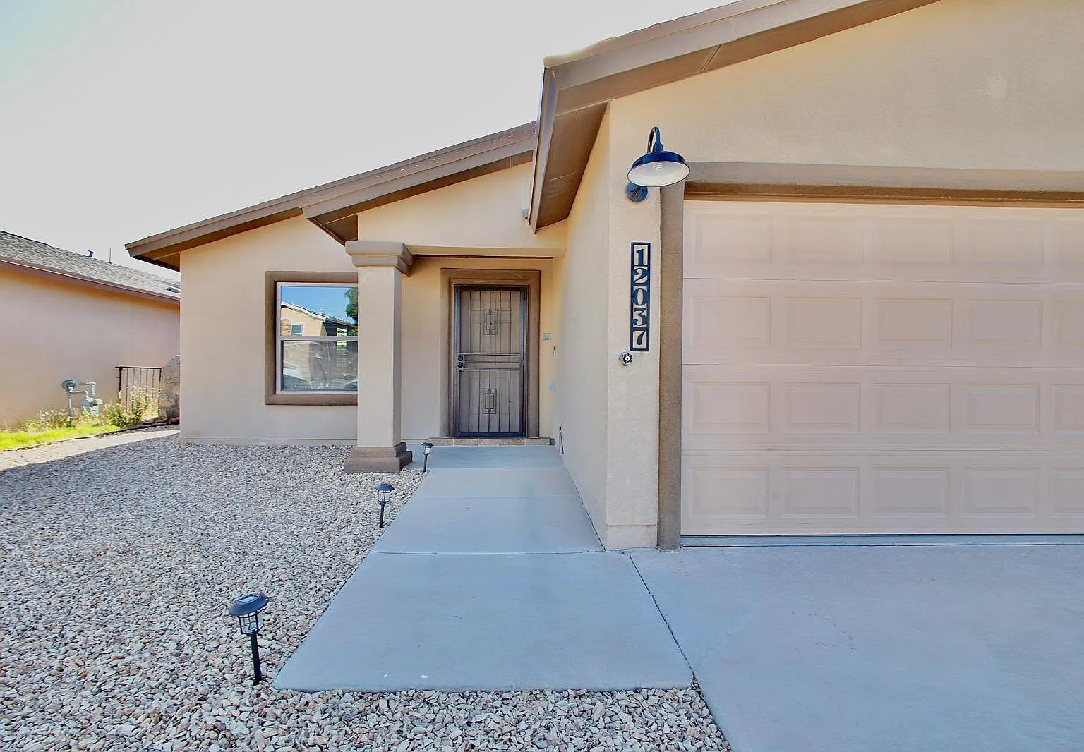 3 bed, 1330 sqft, $1,900 — Photo 2