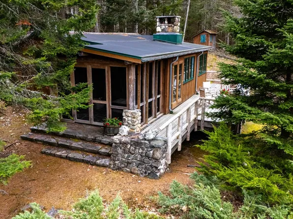 36 Mountain Road, Dalton, NH 03598