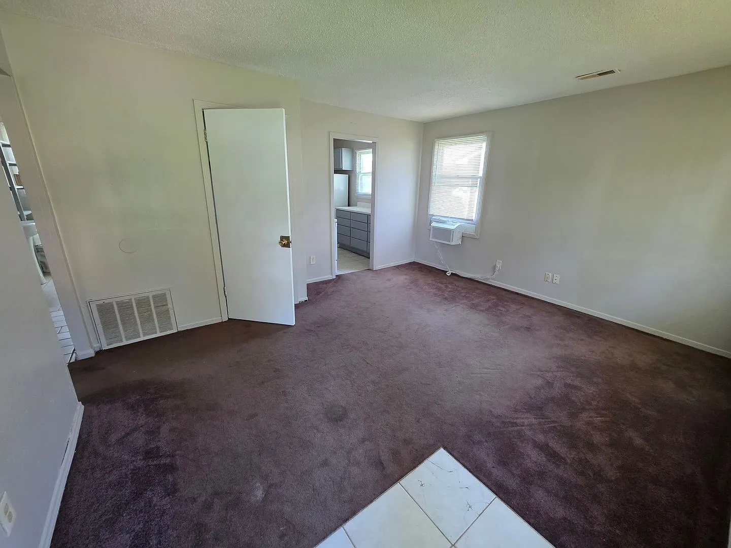 2brm 1 bath north omaha home — Photo 4