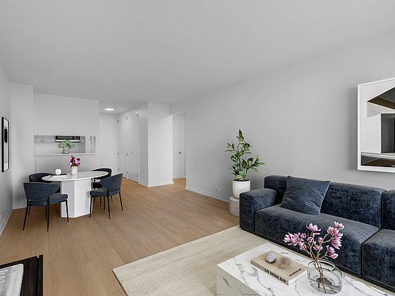 4th image of 124 W 60th St APT 17F