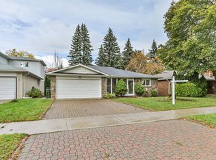 144 Clansman Blvd, Toronto, ON M2H 1Y1