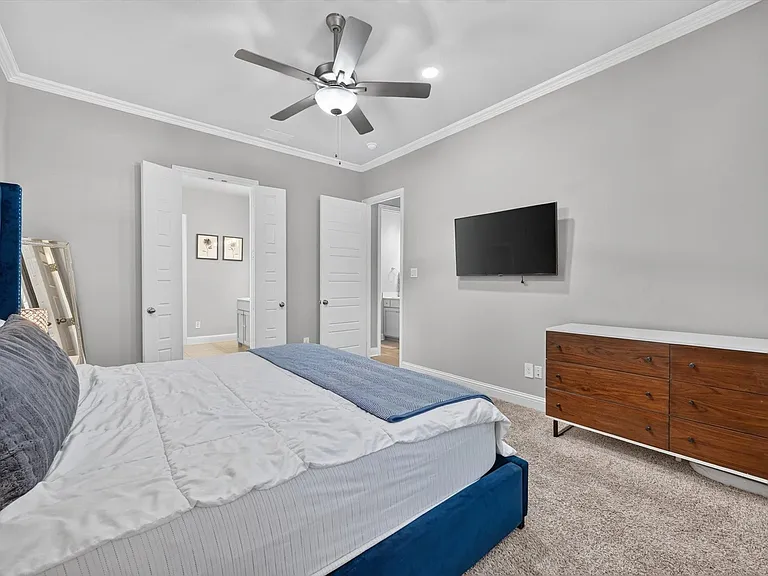 Primary bedroom down