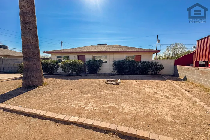 2739 W Rancho Dr