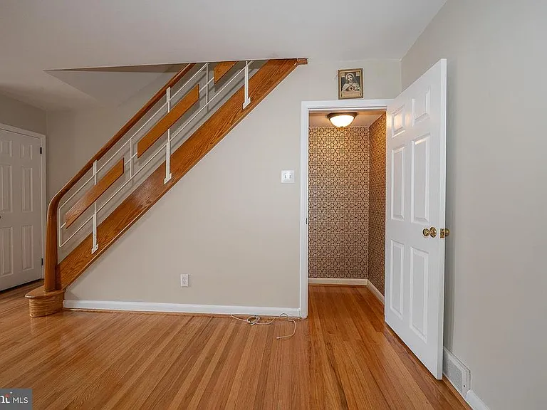 130 Ivy Ct — Photo 15