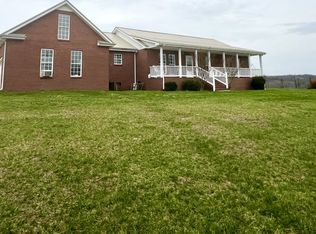 1060 Jackson Ln, Charlotte, TN 37036