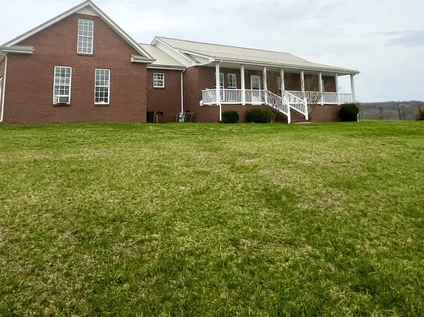 1060 Jackson Ln, Charlotte, TN 37036
