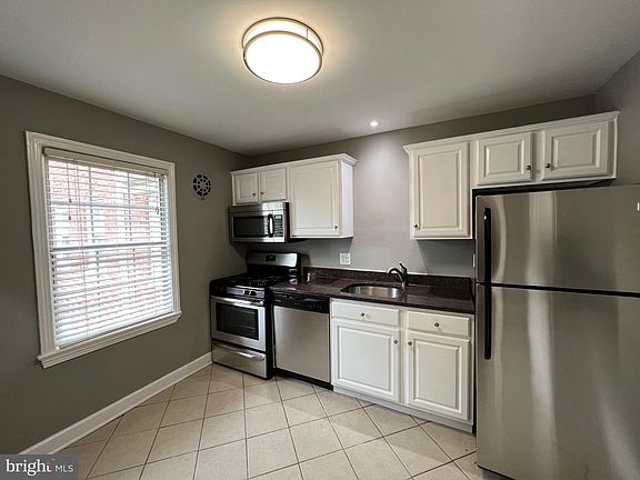 3rd image of 1607 Belle View Blvd APT B1
