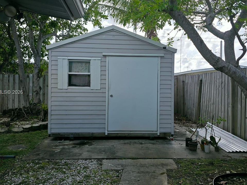 1st image of 3610 SW 39th Ave #3610