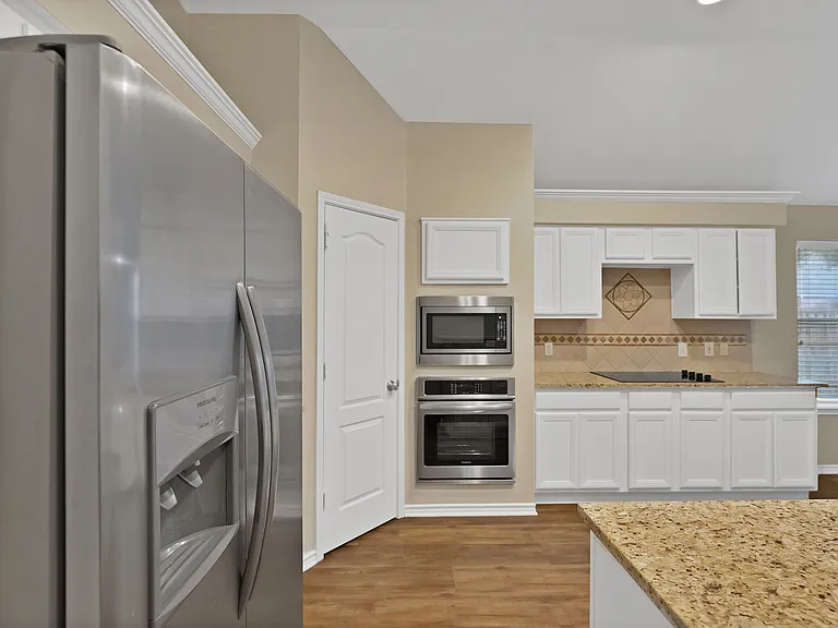 5708 McKinley Ln — Photo 14