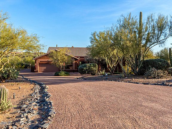 2nd image of 41225 N CANYON SPRINGS Drive