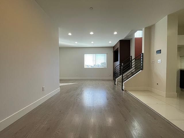1st image of 11305 Moorpark St #4