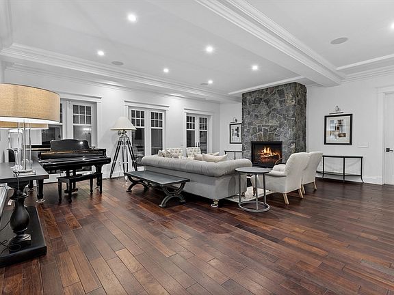 3rd image of 75 Goddard Ave