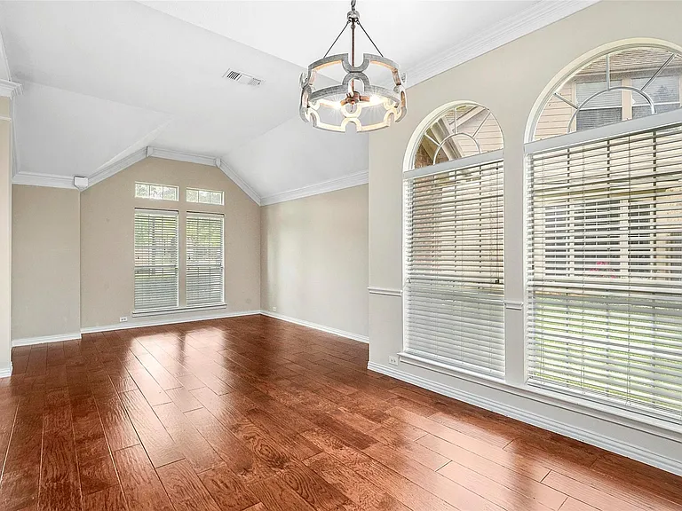3929 Autumn Ln — Photo 4