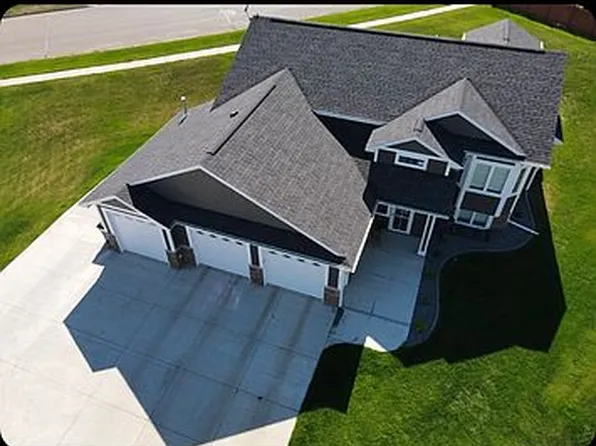 2304 E View Pl SE, Mandan, ND 58554