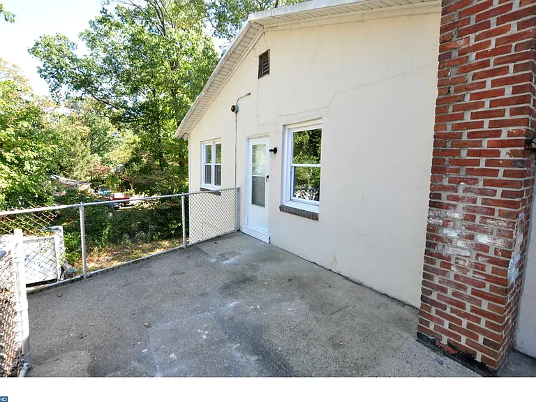 2221 Marne Hwy #0 — Photo 11