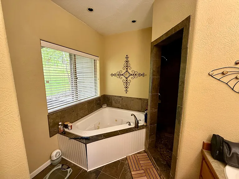 15284 Savik Ln — Photo 11