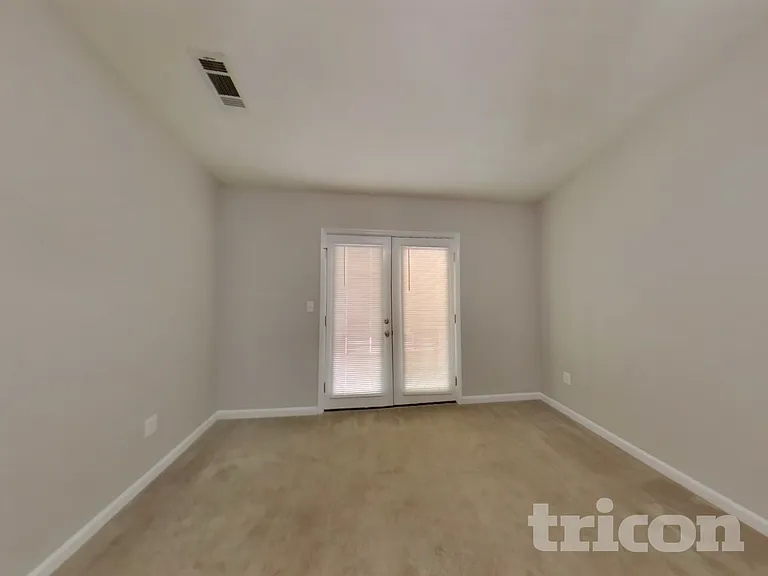 270 Rosewood Dr — Photo 8