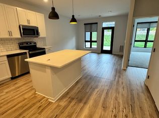 221 Rustic Point Ln #106, Verona, WI 53593