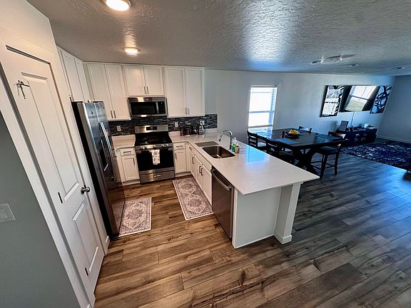 5th image of 3502 E Mossy Oak Dr