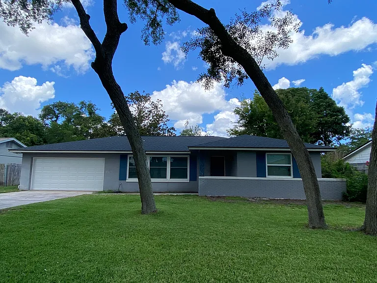 51 Carrolwood Cir — Photo 1