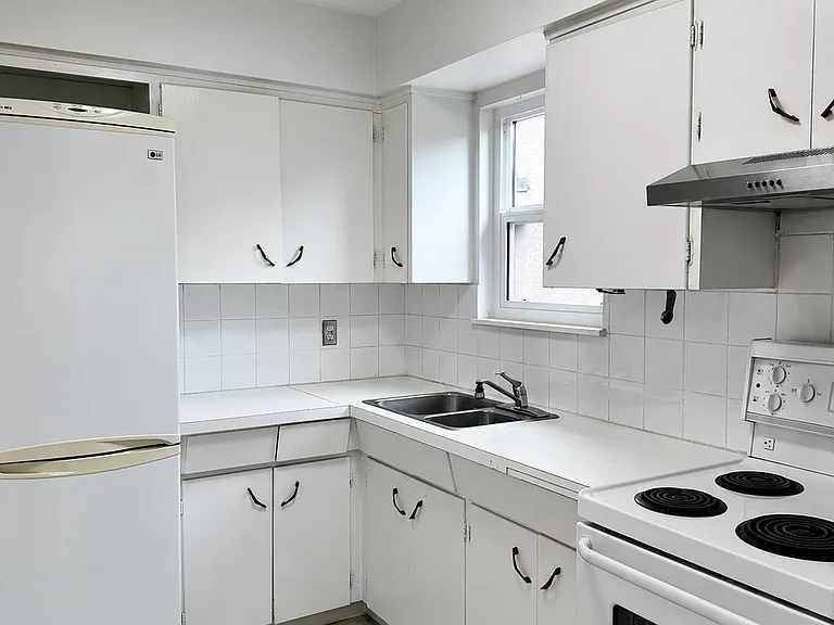 86XX Fremlin St — Photo 2