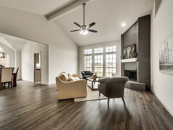 3rd image of 1410 Battlefield Dr