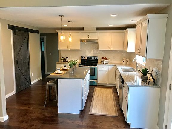 New granite and cabinets 